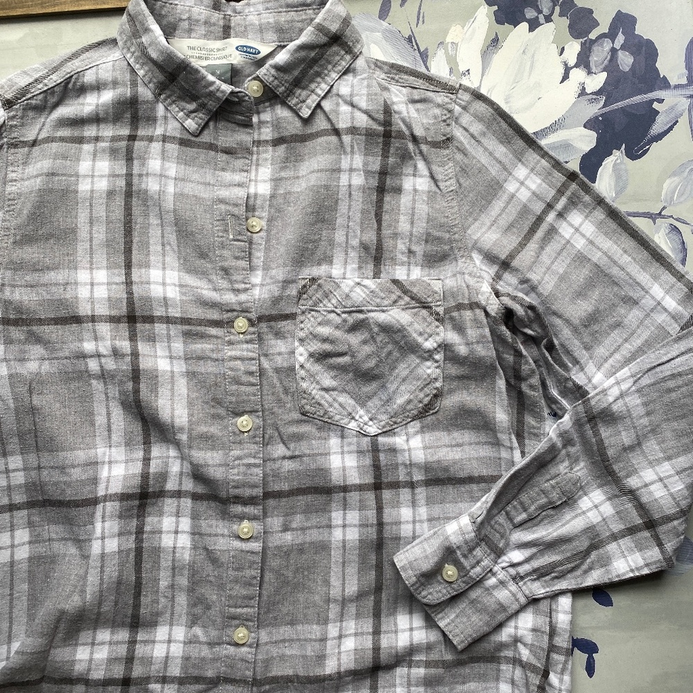 Old Navy Grey Plaid The Classic Shirt Button-down
